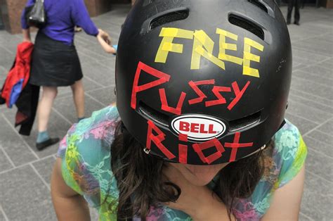 Russias Pussy Riot Leader Flees To Lithuania Lrt