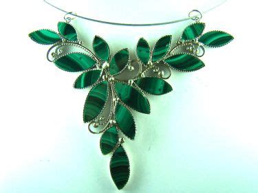 Массивное колье малахит | Малахит, Ювелирные украшения, Кола