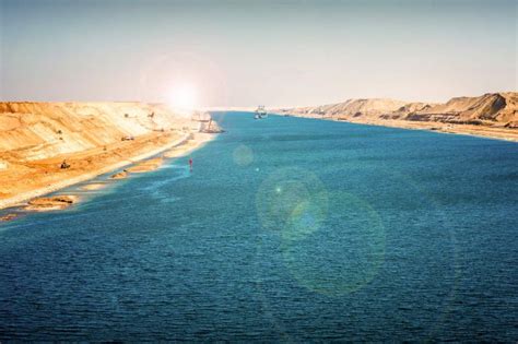 Novembre Con Linaugurazione Del Canale Di Suez L Uomo