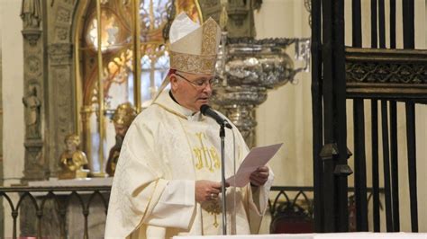 El Obispo Celebrar Una Misa Funeral El De Octubre Por Los