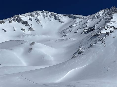 Ski And Snowboard Mount Shasta Of The Cascades — Shasta Mountain Guides