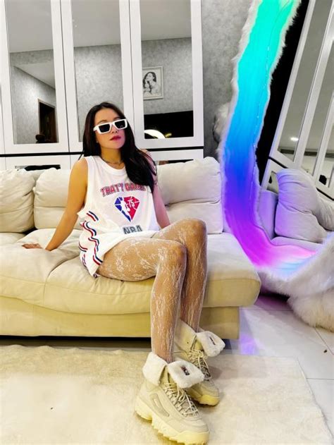 Bỏng mắt với ảnh nude cực nóng bỏng của Trà Ngọc Hằng body khiến nhiều