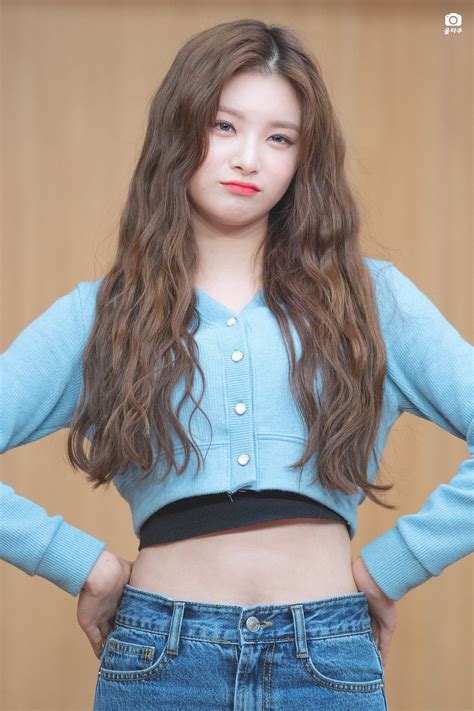 191012 Everglow Yiren Kpop Girl Groups Kpop Girls Girl Bands Girl