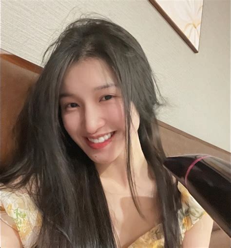 Khoe Nh Di N Bikini C G I P Nh T Thanh H A Khi N D N M Ng B T Ng