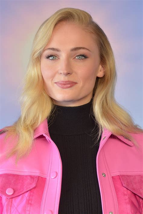 Sophie Turner De Estrella De Juego De Tronos A Instagrammer