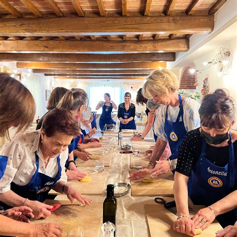 Tuscan Women Cook| The Culinary Vacation Program in the Tuscan Village