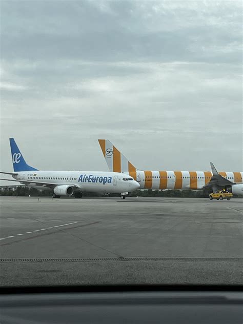 Two planes have collided at PMI Airport : r/aviation