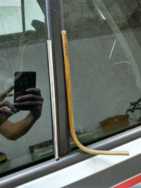 Распорный клин уплотнителя стекла. — Volkswagen Caravelle (T3), 1,9 л ...