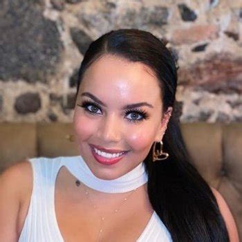 Stephanie Elyse Babe Page Watch This Centerfold On FreeOnes