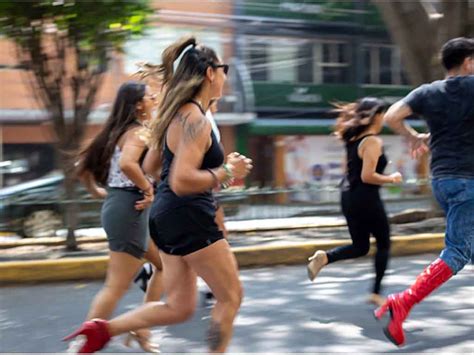 Carrera De Tacones En La Condesa 2023 Para El Celebrar El Pride