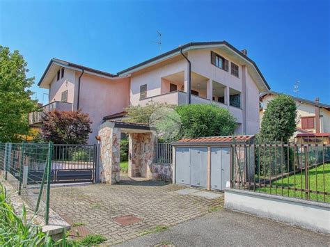 Vendita Appartamento Gallarate Quadrilocale In Via Col Di Lana 15