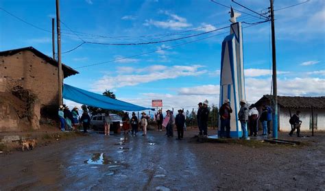 Ancash pobladores de Tauca bloquean carretera para exigir construcción