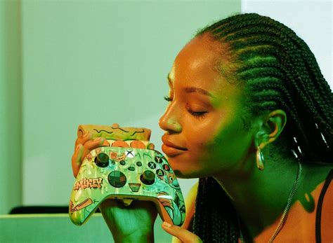 Microsoft представила контроллеры Xbox «с ароматом пиццы» в честь ...