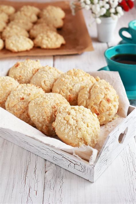 Filipino Cheese Bread Deliciously Soft And Cheesy Foxy Folksy