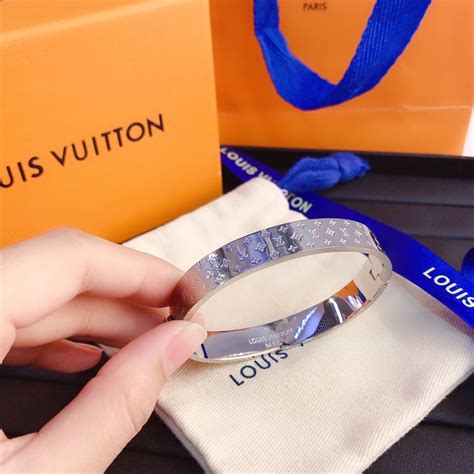 Louis Vuitton สร้อยข้อมือ กําไลข้อมือ ไทเทเนียม ลําลอง ลายโลโก้ตัวอักษร