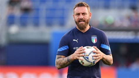 Daniele De Rossi remplace José Mourinho à lAS Roma