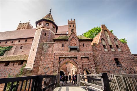 A Tour Of The Worlds Largest Castle In Malbork Poland