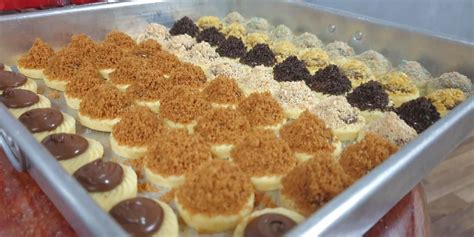 Halal Tarts Mini And Mega Nutella Ovomaltine Biscoff Pineapple Ball