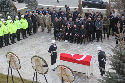 Sivas ta kalp krizi sonucu vefat eden polis için tören düzenlendi