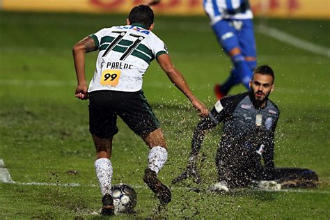 Coritiba N O Joga A Toalha Mas V Chance De Acesso Apertando Na