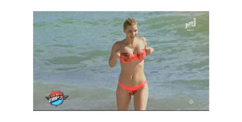 Friends Trip Nadège Lacroix sexy en bikini Purebreak