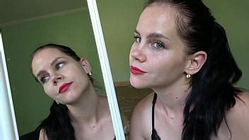 La Sexy Giganta Anna Juega Con Un Hombre Diminuto K Xvideos