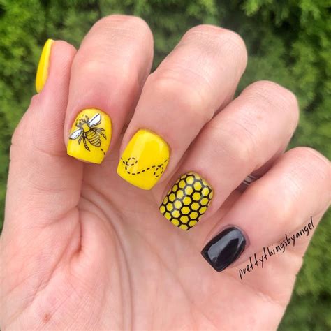 Bee Nail Art In 2021 Bee Nails Yellow Nails Nails