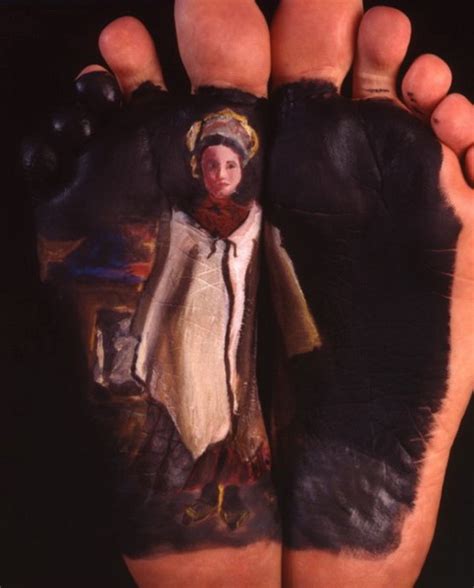 Bảo tàng kỳ lạ trên cơ thể người nude