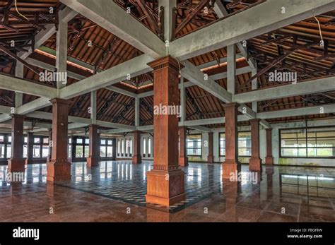 Empty Ballroom Hi Res Stock Photography And Images Alamy
