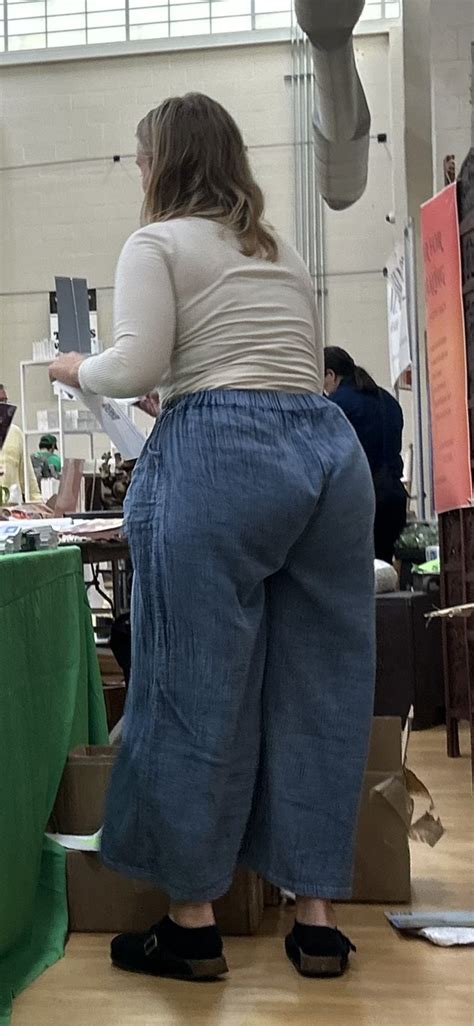 Big Ass Plus Big Pants Equals Big Bendover Tight Jeans Forum