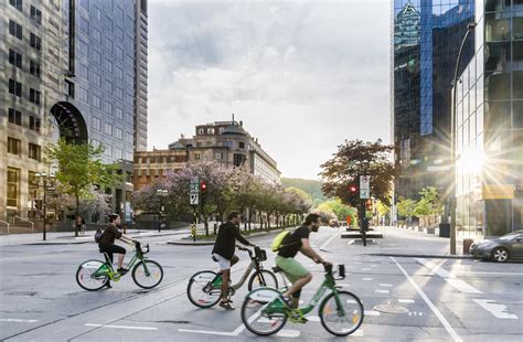 Guide to Montreal Public Transit Services via the STM 21