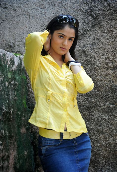 RKEE MEDIA Actress Shefali Sharma Hot Photos Actress Image Gallery