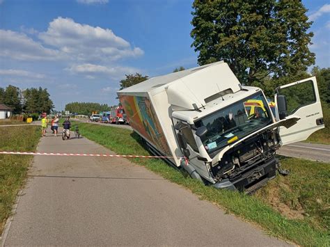 Lewickie Kolizja z udziałem dwóch pojazdów Kierowca ciężarówki