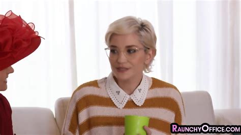 Office MILF Drilled In Wet Pussy Hole In Meeting Room