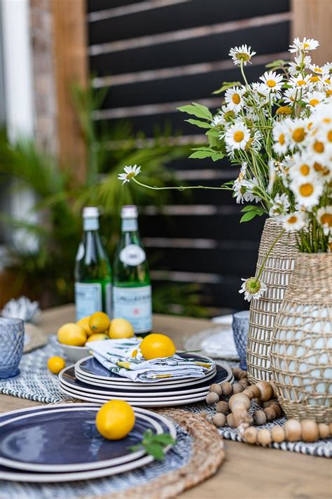 Lemons And Wild Daisies Easy Summer Tablescape Lemon Tablescape