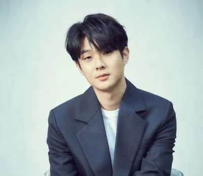 Choi Woo-Shik Bio, Age, Height, Family, Wife, Parasite, Net Worth