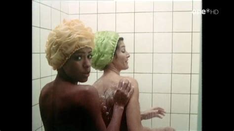 Naked Elfie Fiegert In Salto Mortale