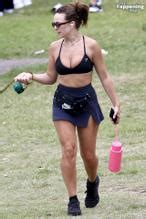 Abbie Chatfield Sexy Shows Off Her Hot Curves At Bronte Beach In Sydney Aznude