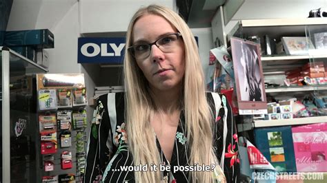 Florane R Busty Blond Anal Florane Russell