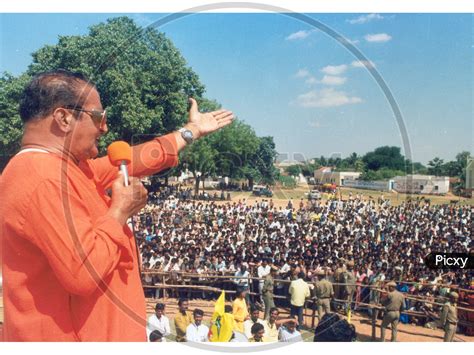 Image Of N T Rama Rao Ntr Talking Public In A Telugu Desam Party