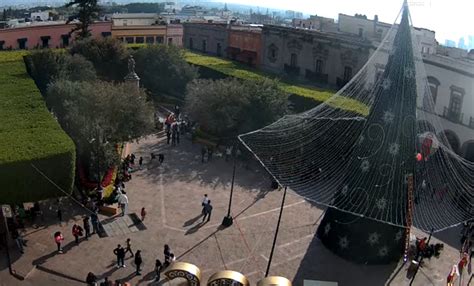 Se incendia árbol navideño de Plaza de Armas