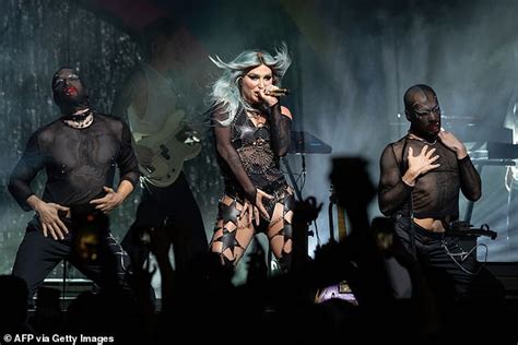 Kesha Oozes Sex Appeal During ACL Live Concert In Texas Daily Mail Online