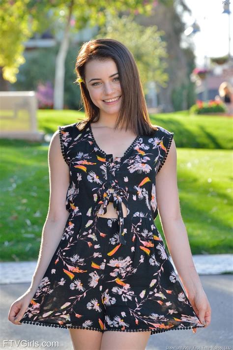 Wild Amateur Teen Kylie Fucks Her Pink Twat With A Cucumber On The