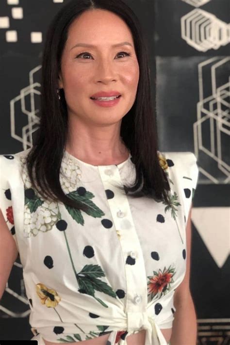 Sao phim Sex and the City tuổi có làn da căng mướt nhờ không uống loại nước này