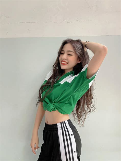 Hot Girl Tr Ng R N C N M Thanh T M Tung Nh Th Th Nh V I O Hai D Y D Ng B Nh Lu N Nh Y C M