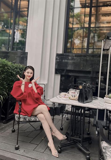 Lương Thu Trang hiếm khi mặc bikini nhưng lên đồ là fan tròn mắt