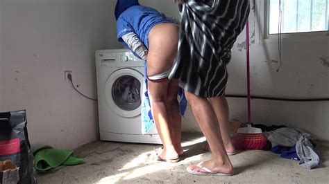 Una Sirvienta Musulmana Es Follada A Cuatro Patas Mientras Lava La Ropa XVIDEOS