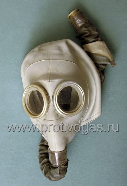 Противогаз изолирующий ИП-4 с серой маской