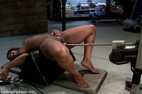 Sexmachines Voluptuous Black Amateur Girl XXX Dessert Picture