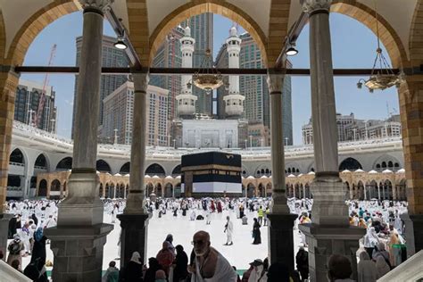 Pengangkatan Kiswah Kabbah Tanda Dimulainya Musim Haji 2024 Times